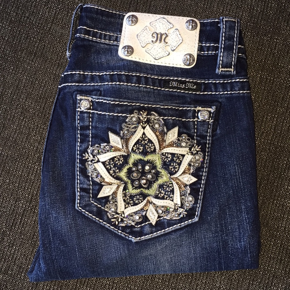 👖HandUpcycled MissMe Capri Jeans👖 - Picture 1 of 8